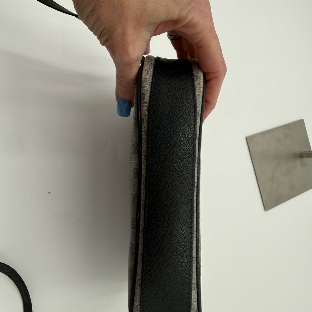 Gucci Gray Monogram Crossbody with Navy Trim - Picture 7 of 13